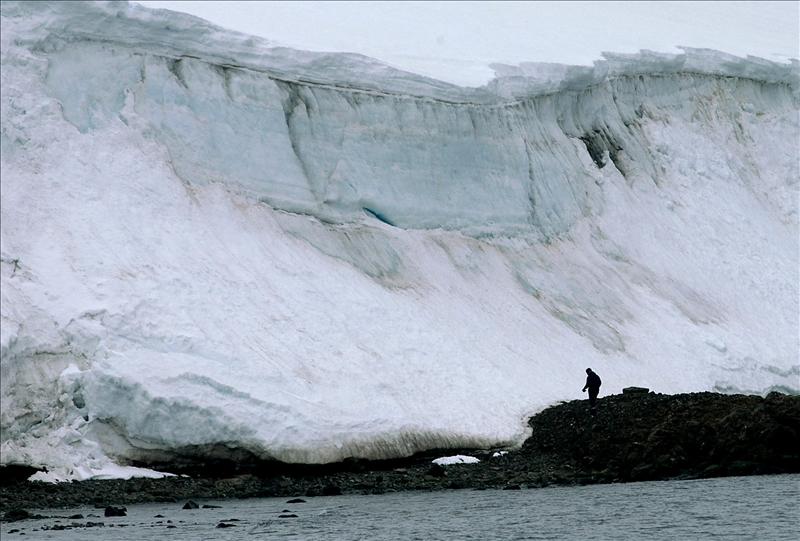 Antártida: NASA vigila grieta que se desintegraría formando un gran iceberg
