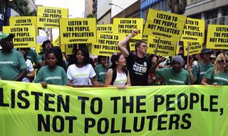 Francia: Activistas de Greenpeace entran a central nuclear