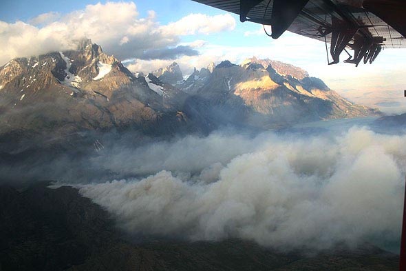 Turista israelí sería el causante de incendio que afecta al Parque Nacional Torres del Paine en Chile
