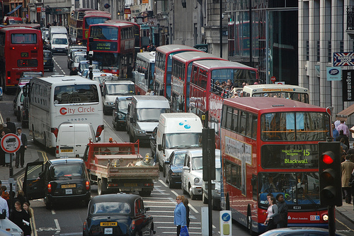 Pegamento que retiene la polución busca bajar los índices de contaminación en Londres