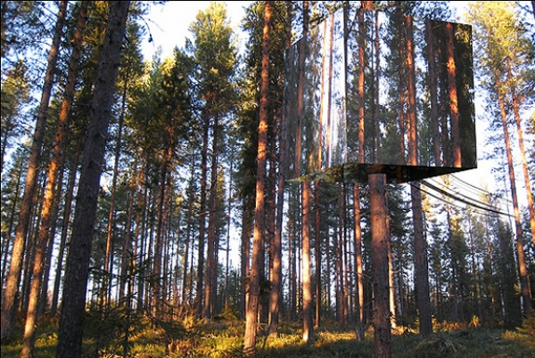 Arquitectos suecos crean hotel que desaparece en el bosque