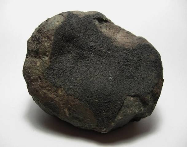 En un meteorito hallaron uno de los minerales más antiguos del sistema solar