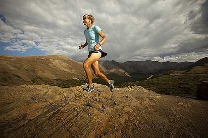 Esta mujer corre igual que “Forrest Gump”