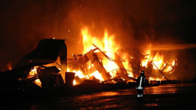 En una granja alemana mueren más de 80 camellos en incendio